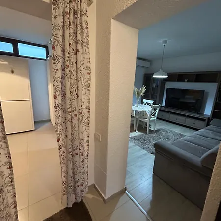 Villa Apartments * 克拉奥华