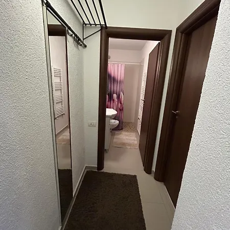 Villa Apartments 克拉奥华